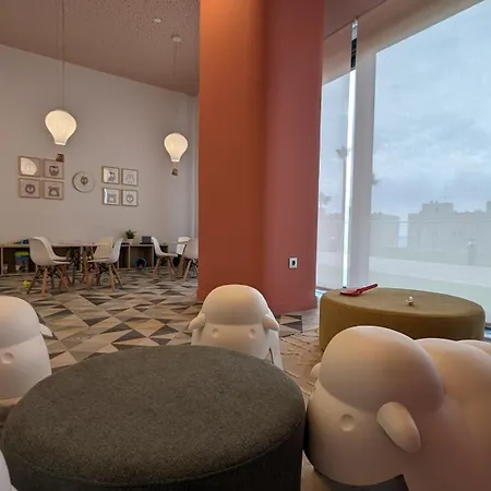 Sunset Cliffs Mediterranean Style شقة