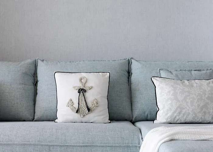 Sunset Cliffs Mediterranean Style Apartment *